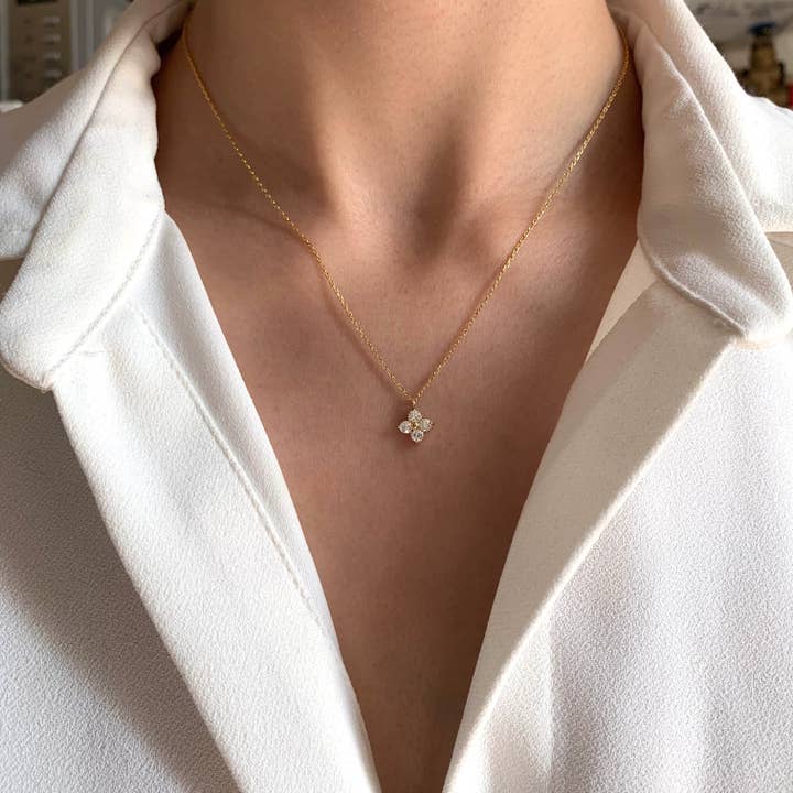 Victoire Collection - Wholesale Pendant/Charm Necklace - Stainless steel necklace with star pendant set with zircons