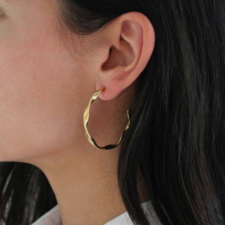Caprice Paris - Wholesale Hoop Earrings - Séréna Twisted Creoles Gold | Handmade in France
