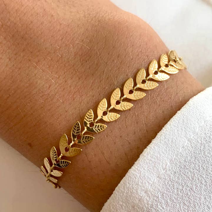 Victoire Collection - Wholesale Link & Chain Bracelet - Women's gold plated fine laurel chain bracelet