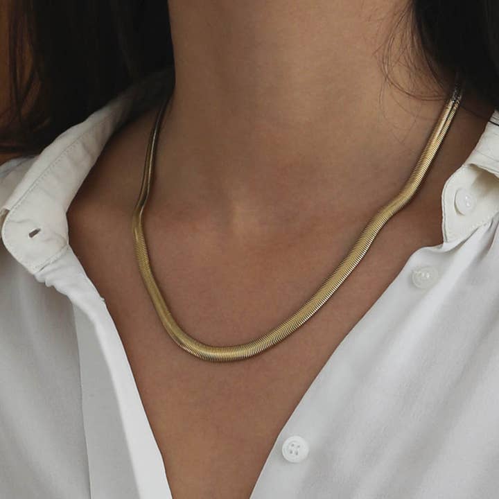 Caprice Paris - Wholesale Link & Chain Necklace - Simone Gold Snake Chain Necklace | Jewelry handmade in France3