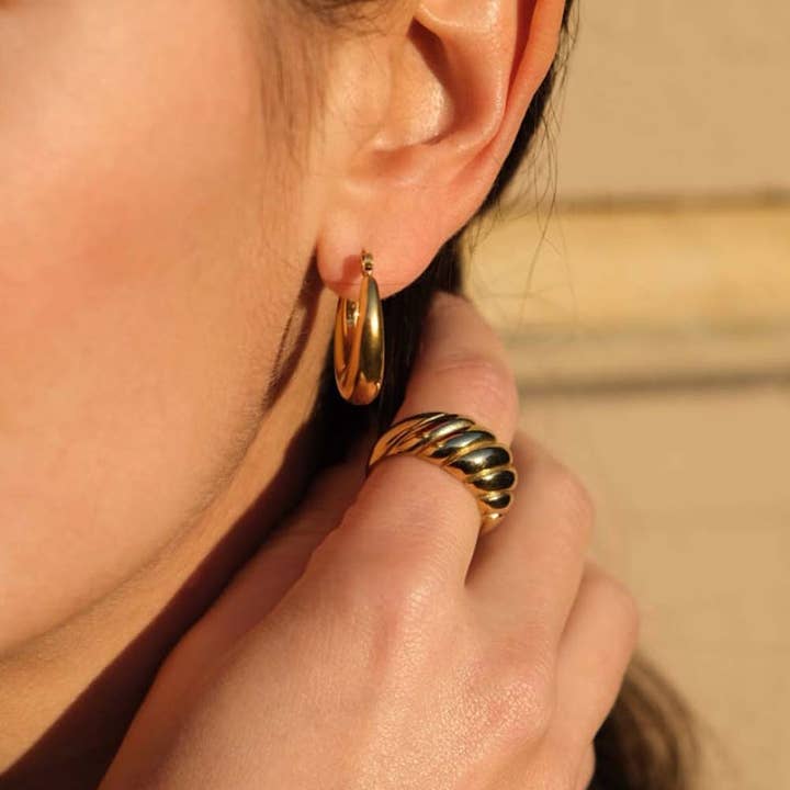 Caprice Paris - Wholesale Hoop Earrings - Junon Gold Small Hoops | Handmade jewelry in France