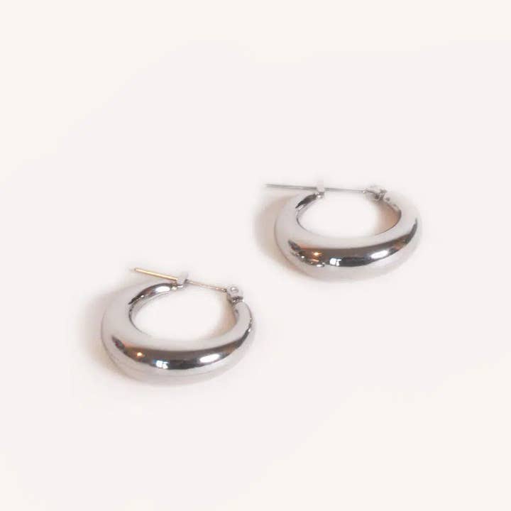 Caprice Paris - Wholesale Hoop Earrings - Junon Silver Small Hoops | Handmade Jewelry in France