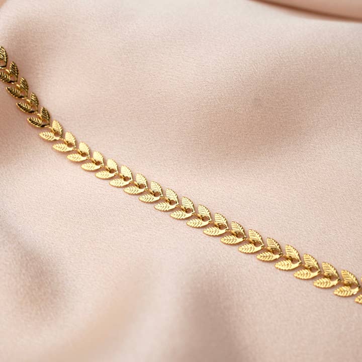 Victoire Collection - Wholesale Link & Chain Bracelet - Women's gold plated fine laurel chain bracelet