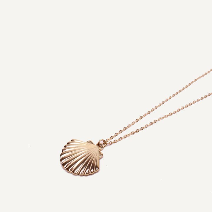 Caprice Paris - Wholesale Pendant/Charm Necklace - Fine Shell Necklace in Gold | Handmade Jewelry in France5