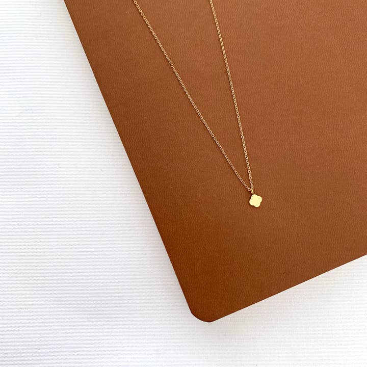 Victoire Collection - Wholesale Pendant/Charm Necklace - Women's steel clover pendant necklace1