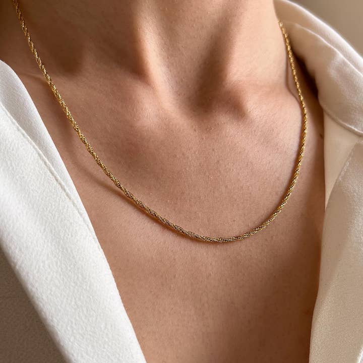 Victoire Collection - Wholesale Link & Chain Necklace - Gold stainless steel twisted chain necklace