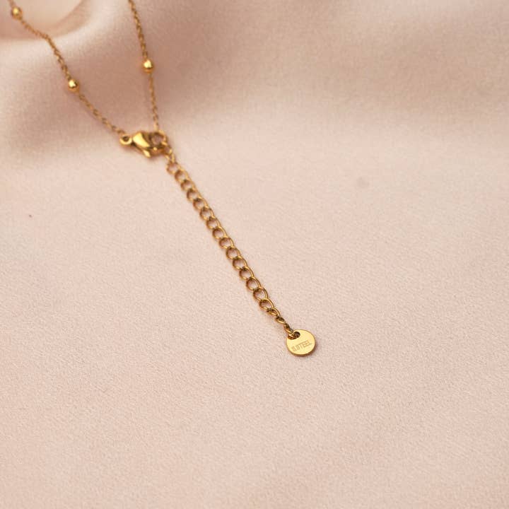 Victoire Collection - Wholesale Pendant/Charm Necklace - Stainless steel necklace, round pendant