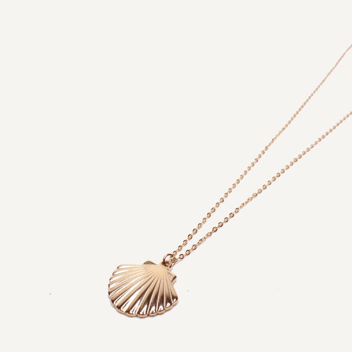 Caprice Paris - Wholesale Pendant/Charm Necklace - Fine Shell Necklace in Gold | Handmade Jewelry in France1