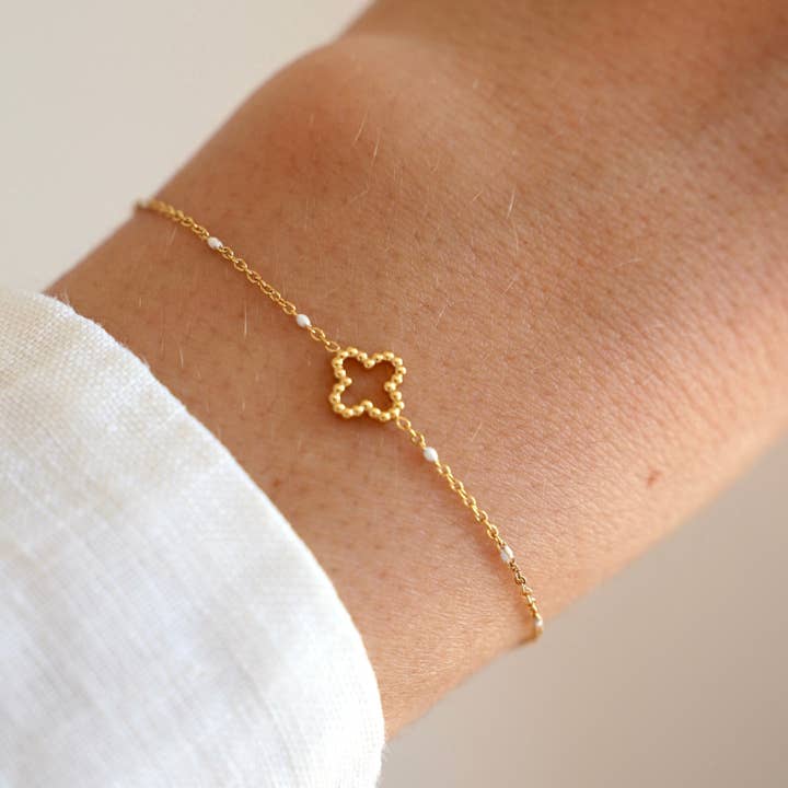 Victoire Collection - Wholesale Charm/Dangle Bracelet - Fine stainless steel white clover bracelet