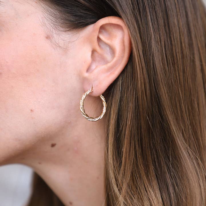 Wholesale Luan hoop earrings