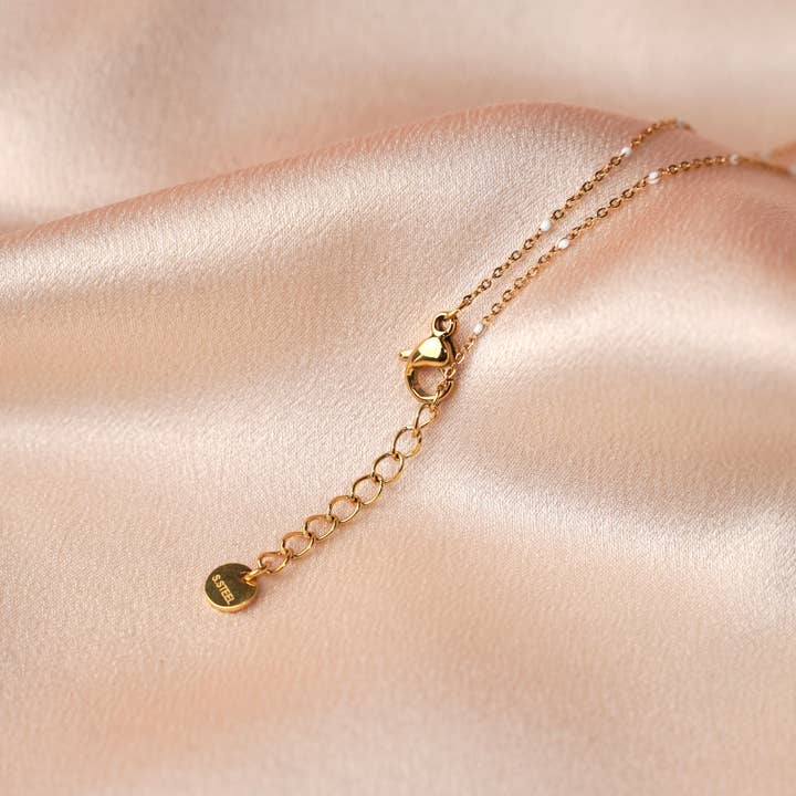 Victoire Collection - Wholesale Charm/Dangle Bracelet - Fine stainless steel white clover bracelet