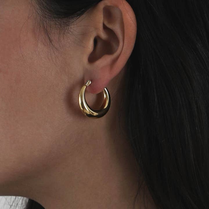 Caprice Paris - Wholesale Hoop Earrings - Junon Gold Small Hoops | Handmade jewelry in France