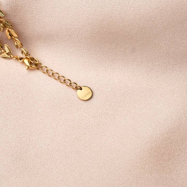 Victoire Collection - Wholesale Link & Chain Bracelet - Women's gold plated fine laurel chain bracelet