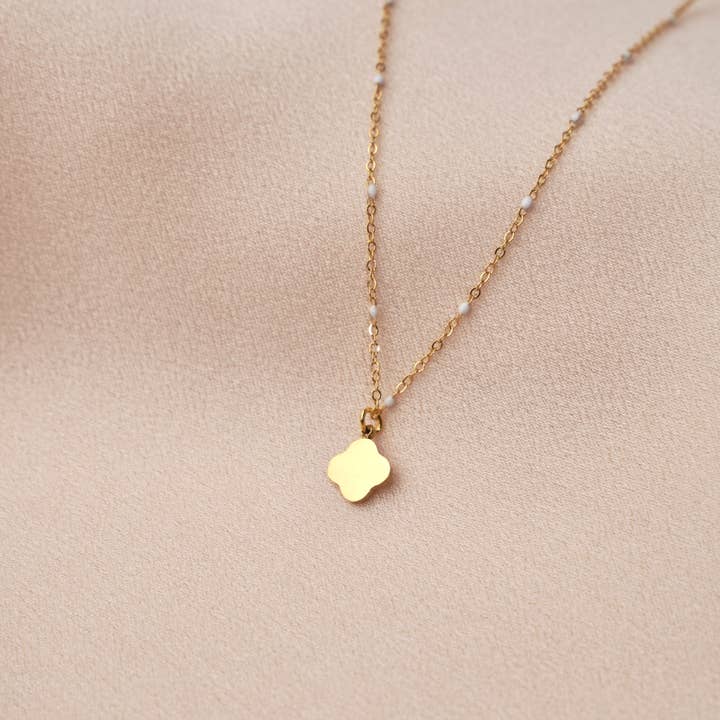 Victoire Collection - Wholesale Pendant/Charm Necklace - Stainless steel clover pendant necklace with white chain